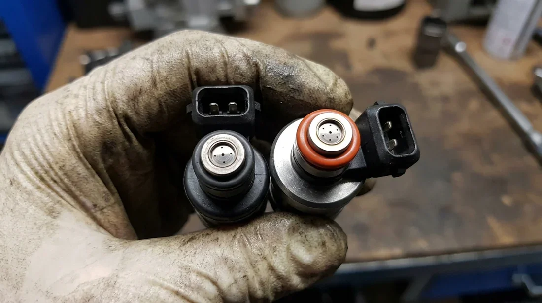 Comparaison d'un injecteur d'origine et un injecteur gros débit IWP