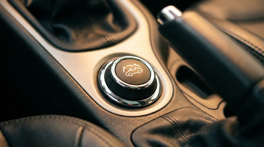 Bouton reset toit ouvrant Gros plan sur le bouton de commande du toit ouvrant 308 CC